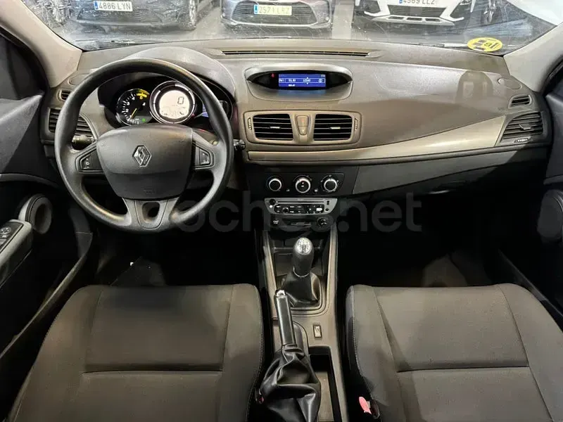 Usado Renault Mégane Authentique 90 CV (66 kW) 2012 Negro Berlina