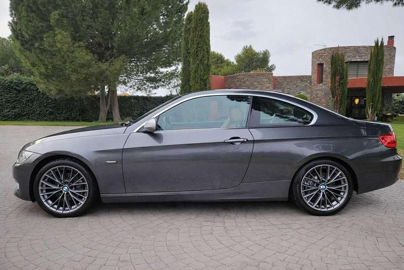 Usado BMW 320 Exclusive 170 CV (125 kW) 2012 Gris Coupe