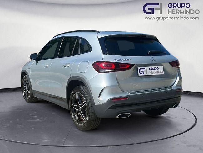 Usado Mercedes GLA250 Advantage 218 CV (160 kW) 2021 Gris / plata SUV