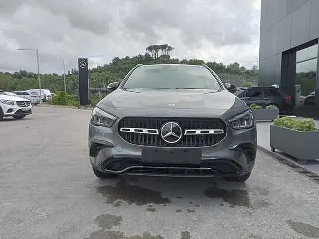 Usado Mercedes GLA250 218 CV (160 kW) 2024 Gris SUV
