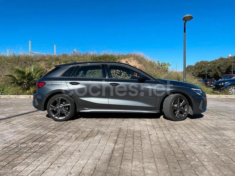 Usado Audi A3 S-Line 150 CV (110 kW) 2024 Gris / plata Berlina