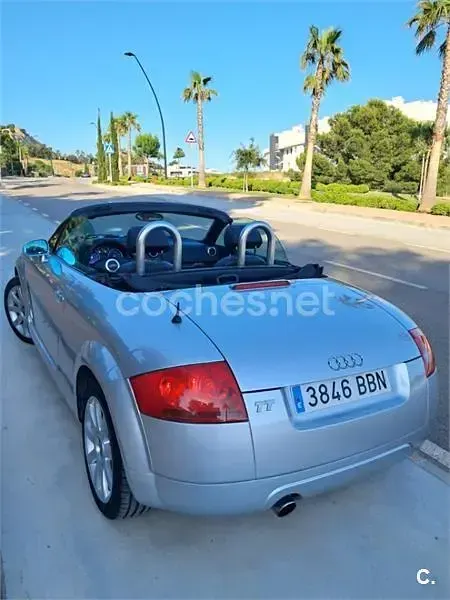 Usado Audi TT Roadster Premium 180 CV (132 kW) 1999 Gris / plata Descapotable