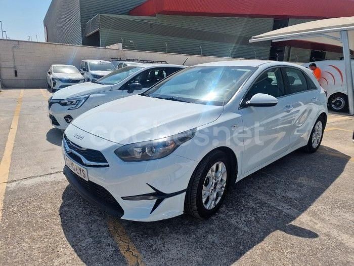 Blanco Usado 2022 Kia Ceed Utilitario | 12.200 € (Super precio) - Imagen 1/4