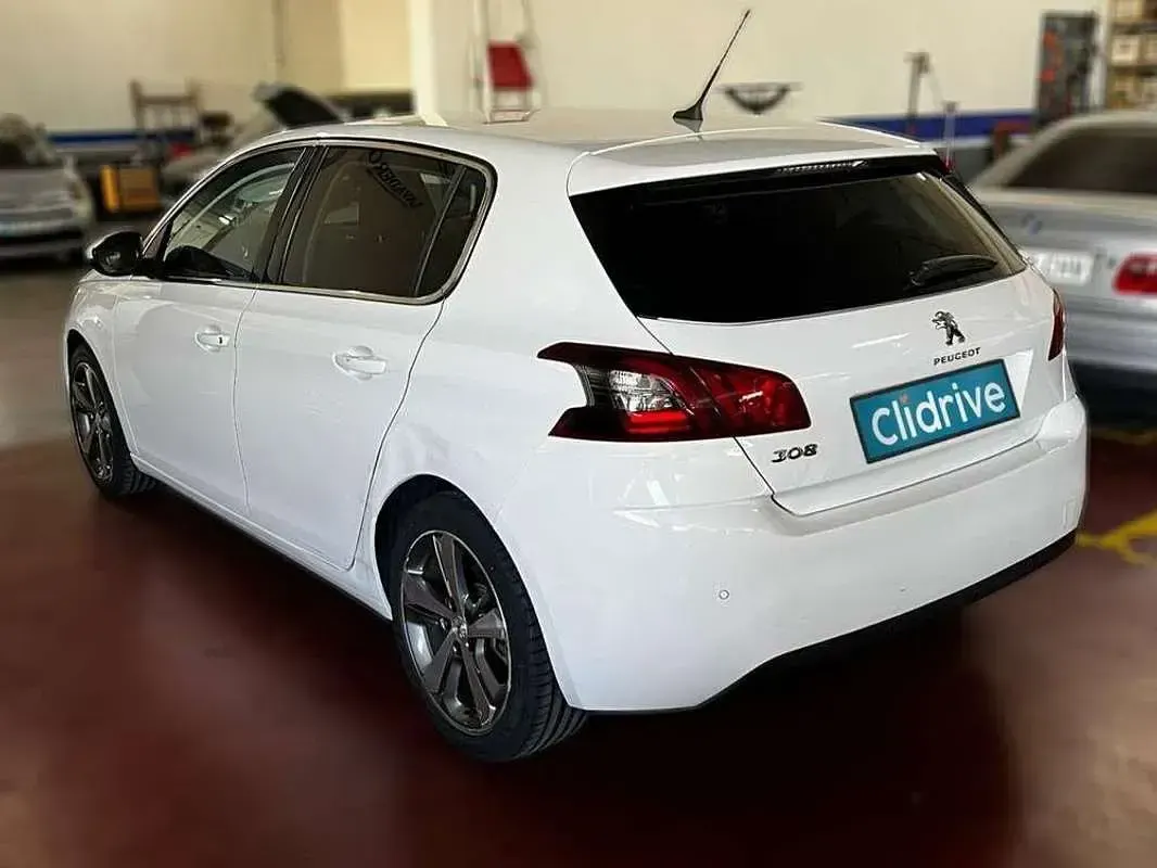 Usado Peugeot 308 Allure 131 CV (96 kW) 2020 Blanco Utilitario