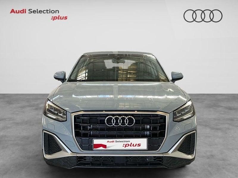 Usado Audi Q2 S-Line 116 CV (85 kW) 2025 Gris / plata SUV