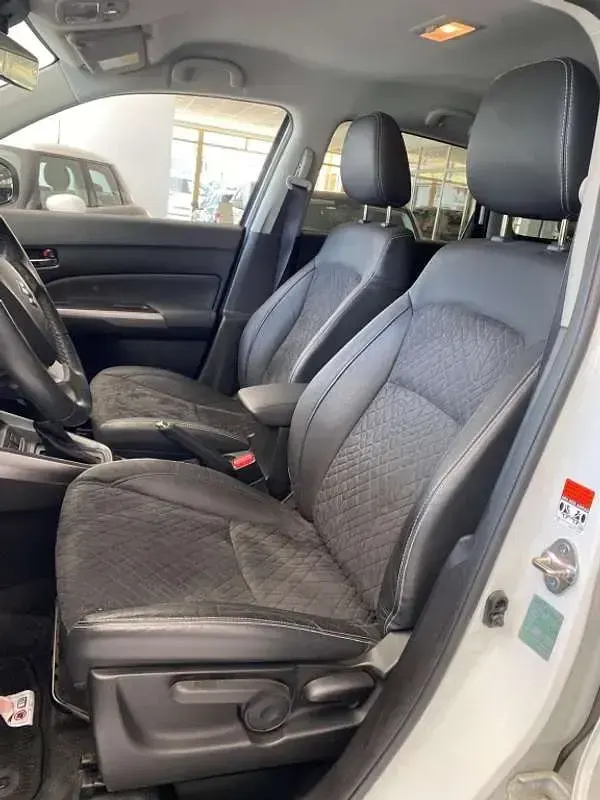 Usado Suzuki Vitara 102 CV (75 kW) 2024 Blanco SUV