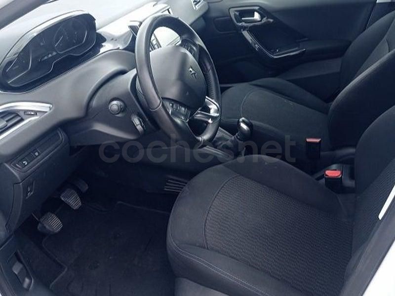 Usado Peugeot 208 Signature Sky 82 CV (60 kW) 2019 Blanco Utilitario