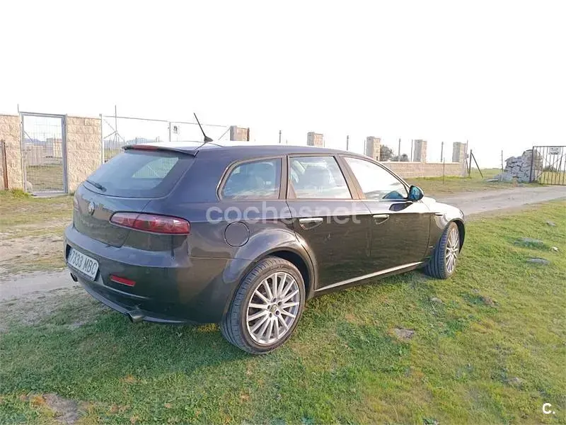 Usado Alfa Romeo 159 200 CV (147 kW) 2007 Negro Familiar