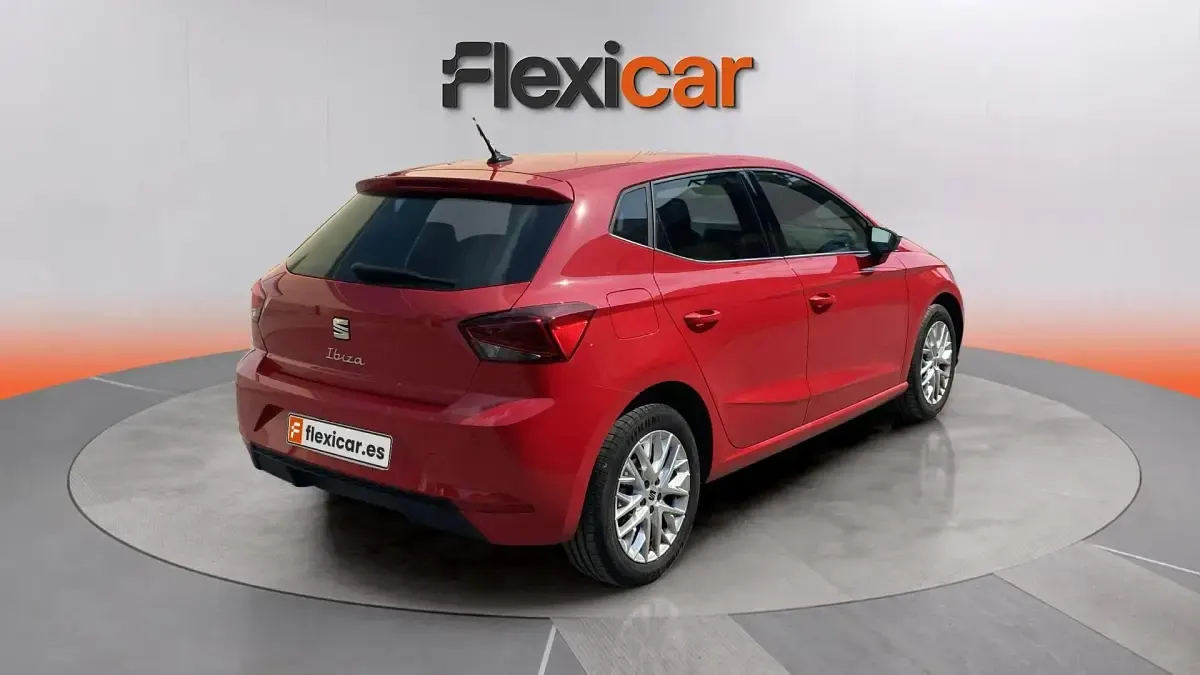 Usado Seat Ibiza 116 CV (85 kW) 2024 Rojo Utilitario
