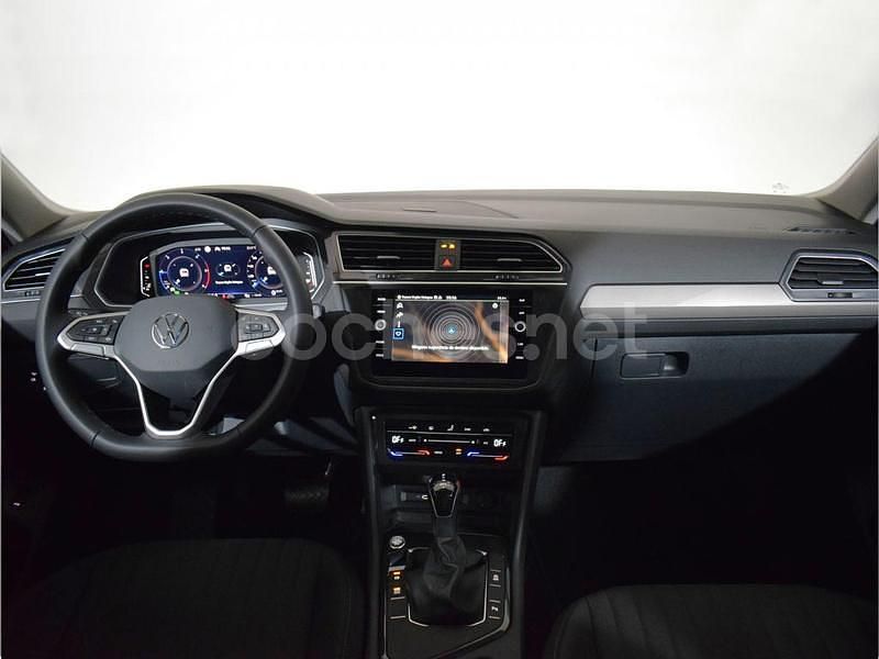 Usado VW Tiguan Allspace Life 150 CV (110 kW) 2024 Rojo SUV