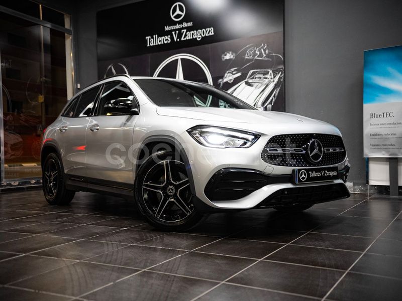 Gris / plata Usado 2021 Mercedes GLA200 SUV | 36.900 € (Caro) - Imagen 1/4