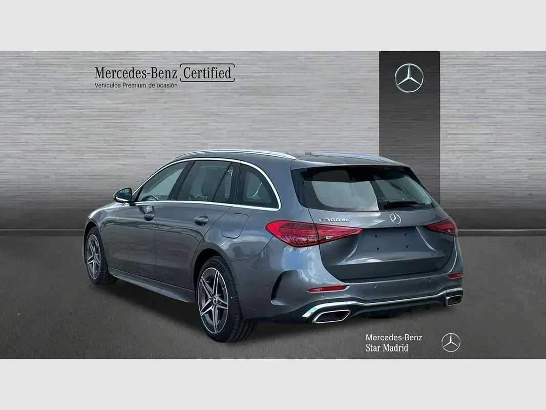 Usado Mercedes C300e 313 CV (230 kW) 2025 Gris Familiar