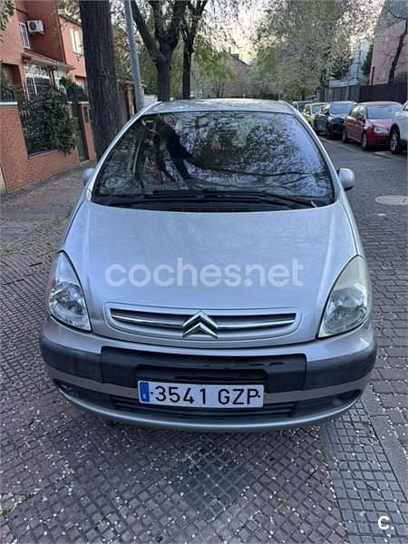 Usado Citroën Xsara Picasso Exclusive 92 CV (67 kW) 2010 Gris / plata Monovolumen