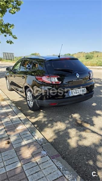 Usado Renault Mégane GrandTour Dynamique 110 HP (80 kW) 2012 Preto Carrinha