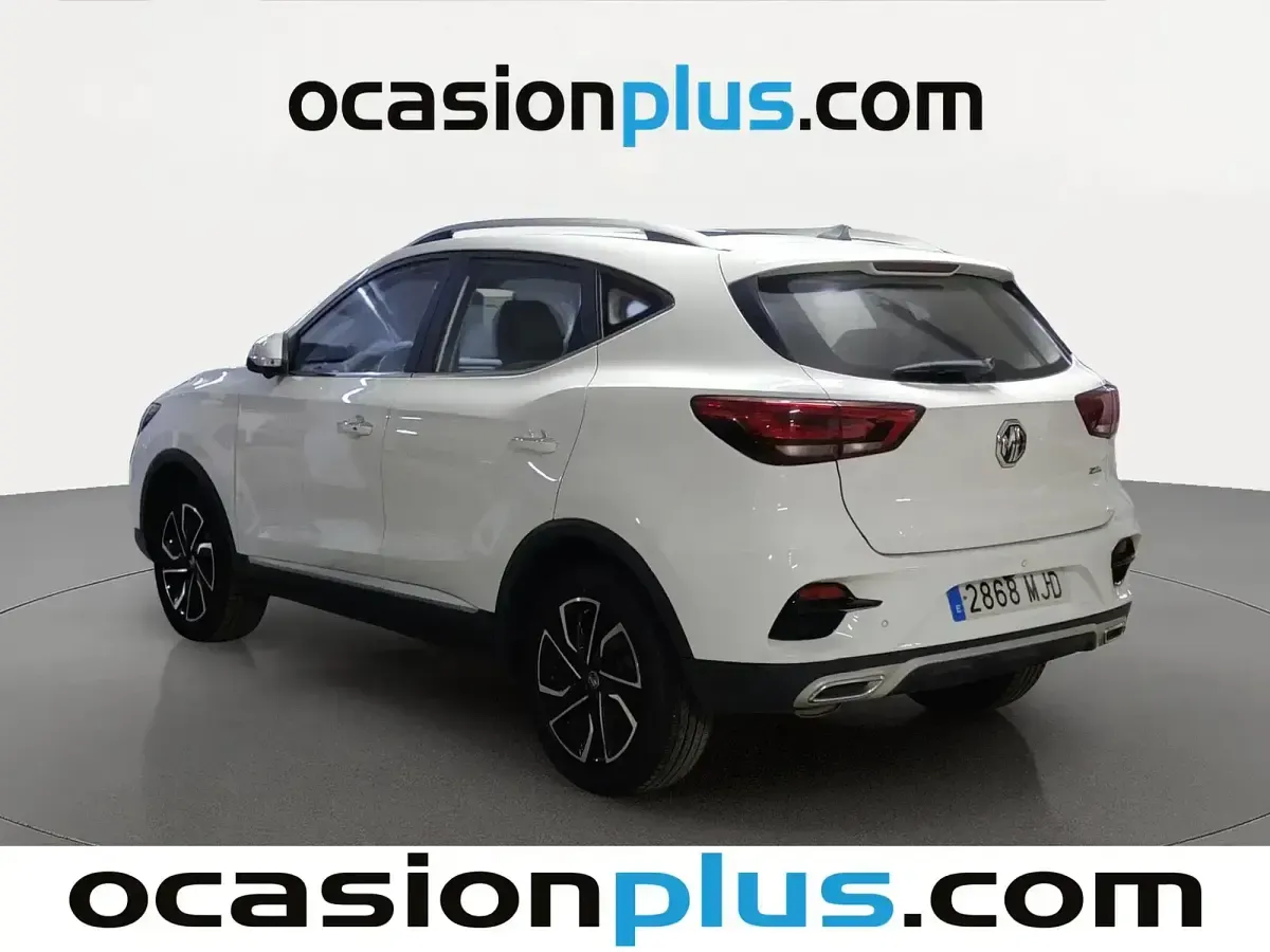 Usado MG ZS Luxury 111 CV (81 kW) 2023 Blanco SUV