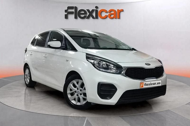 Blanco Usado 2017 Kia Carens 2 Monovolumen | 10.990 € (Precio justo) - Imagen 1/4