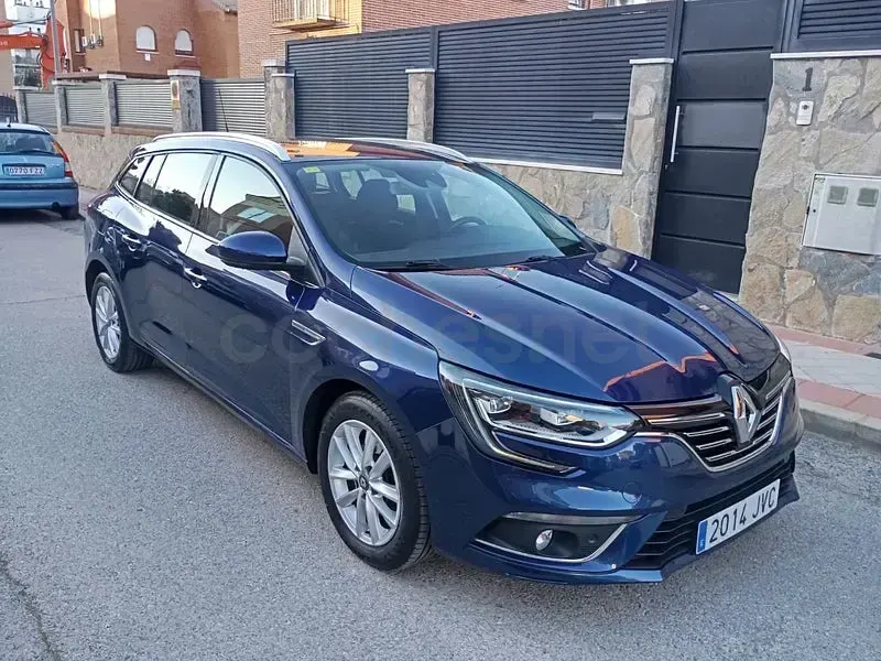 Usado Renault Mégane GrandTour Zen 110 CV (80 kW) 2016 Azul Familiar