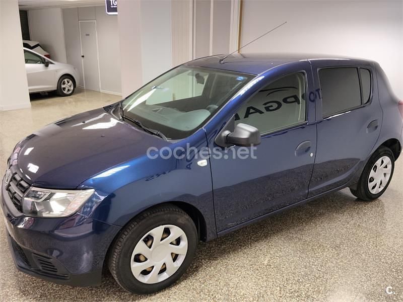 Usado Dacia Sandero Essentiel 73 CV (53 kW) 2019 Azul Berlina