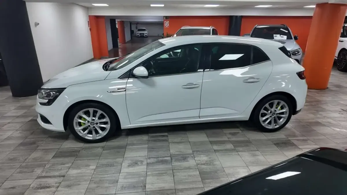 Usado Renault Mégane IV Zen 132 CV (97 kW) 2018 Blanco Utilitario