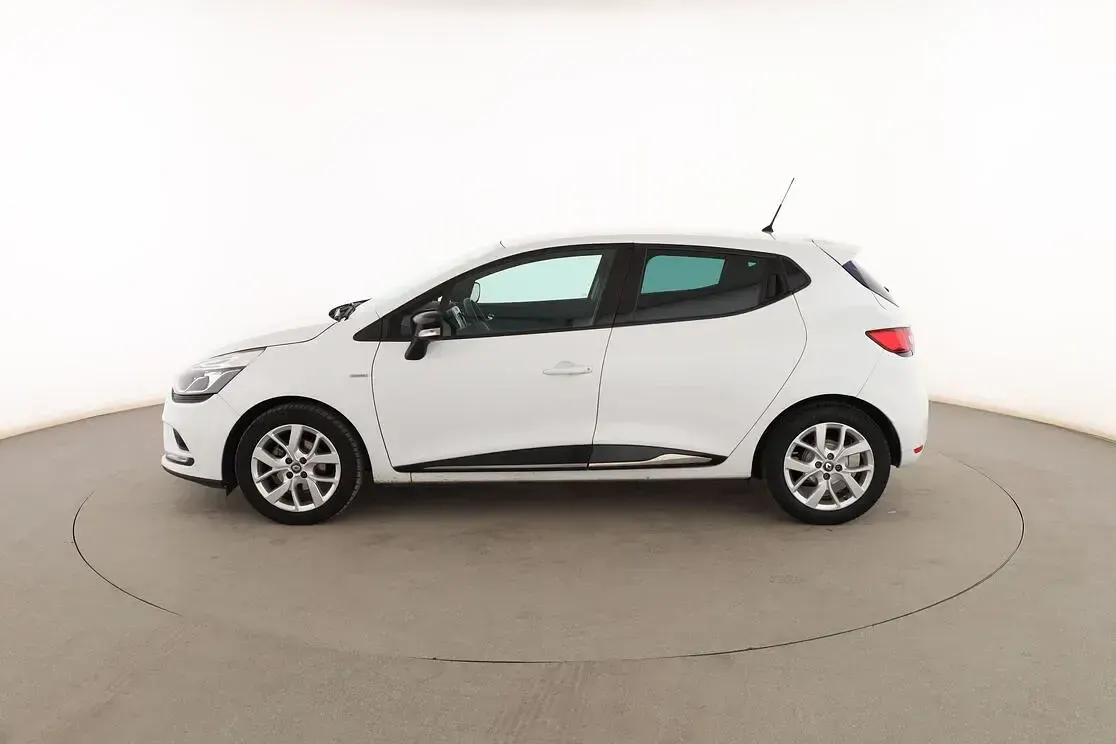 Usado Renault Clio LIMITED 75 CV (55 kW) 2018 Blanco Utilitario