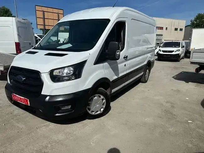 Usado Ford Transit 130 CV (95 kW) 2022 Blanco Berlina