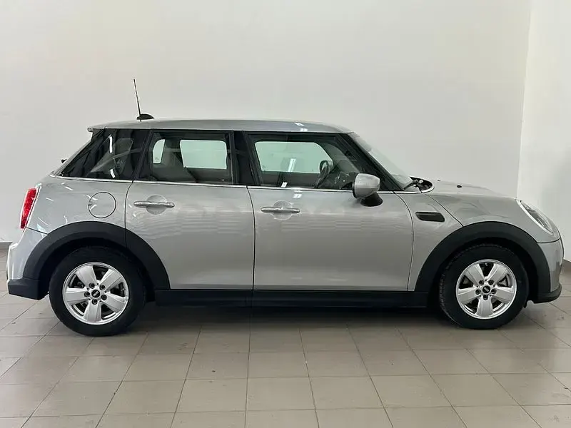 Usado Mini Cooper 136 CV (100 kW) 2023 Gris / plata Utilitario