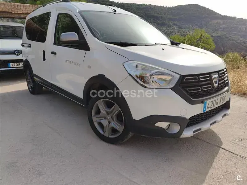 Usado Dacia Dokker 90 CV (66 kW) 2017 Blanco Monovolumen