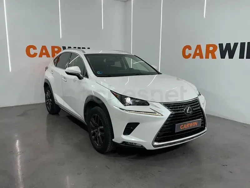 Usado Lexus NX300h Executive Line 197 CV (144 kW) 2018 Blanco SUV