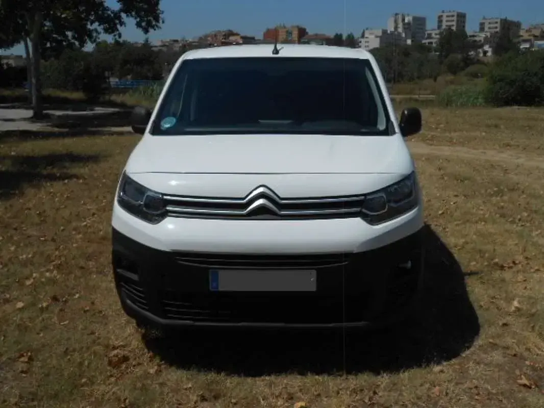 Usado Citroën Berlingo 102 CV (75 kW) 2022 Blanco Monovolumen