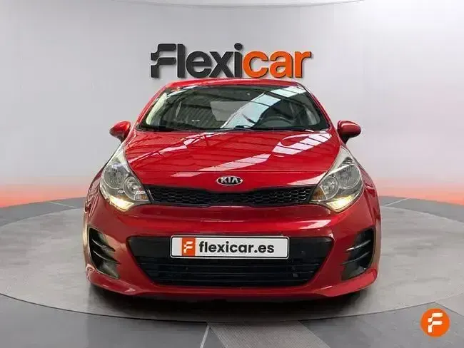 Usado Kia Rio 84 CV (61 kW) 2017 Rojo