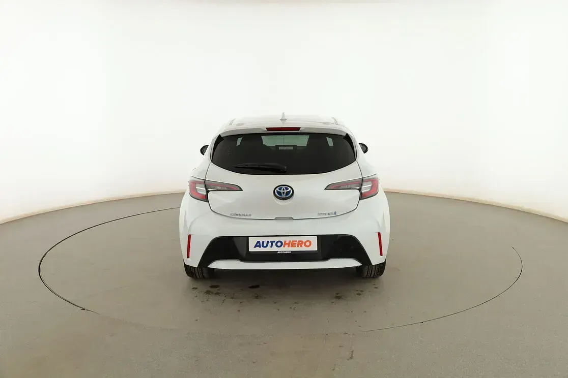 Usado Toyota Corolla Style 122 CV (89 kW) 2023 Blanco Berlina