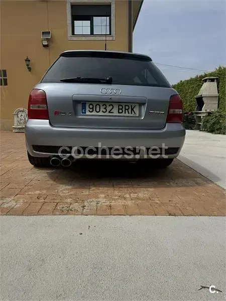 Usado Audi RS4 Sport 380 CV (279 kW) 2001 Gris / plata Familiar