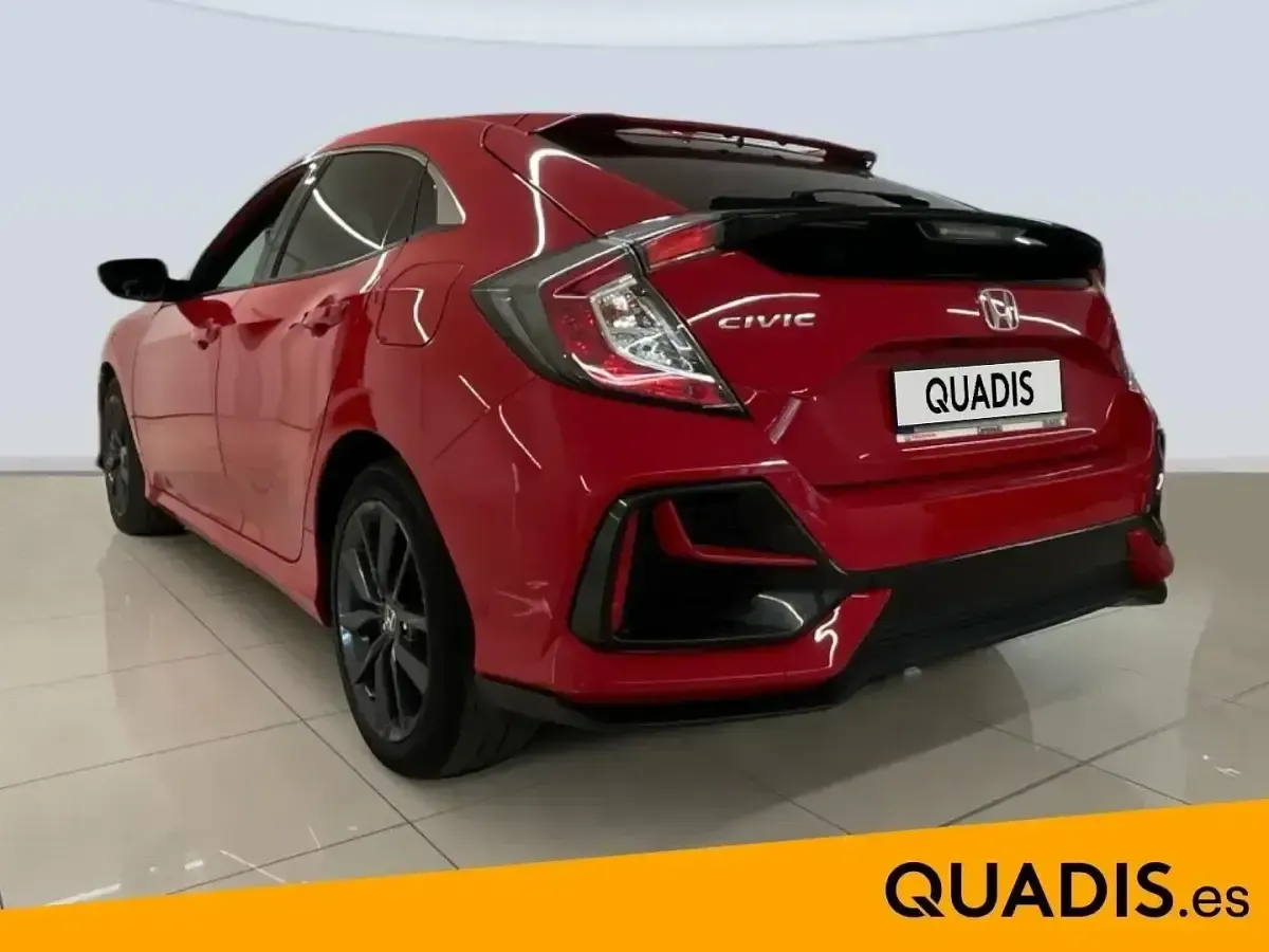 Usado Honda Civic Elegance 126 CV (92 kW) 2021 Rojo Berlina