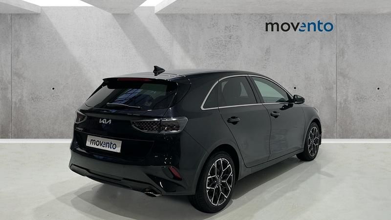 Usado Kia Ceed Edition 7 100 CV (73 kW) 2025 Negro Utilitario
