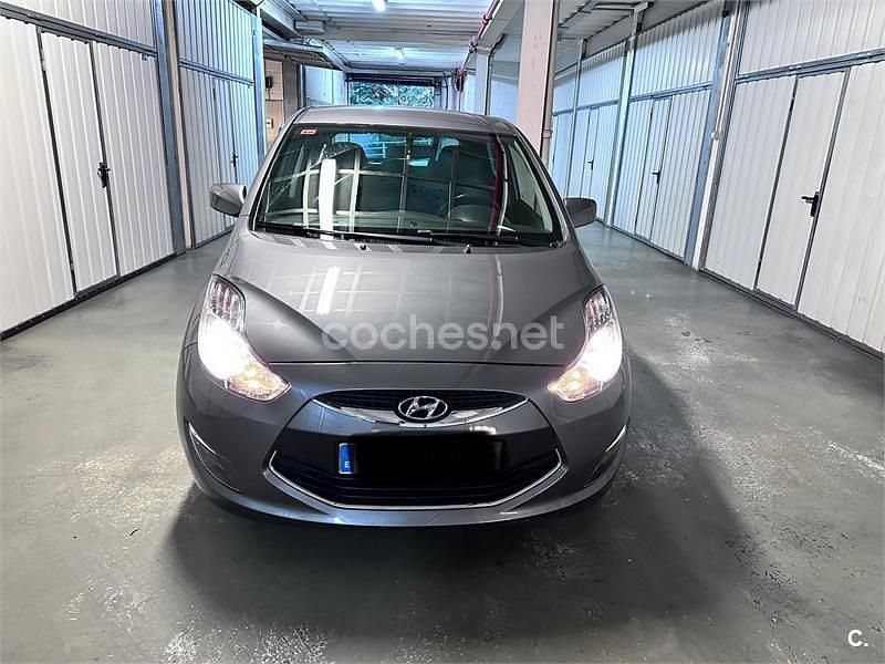 Usado Hyundai ix20 115 CV (84 kW) 2013 Gris / plata Utilitario