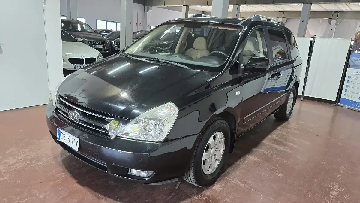 Usado Kia Carnival 185 CV (136 kW) 2010 Negro Monovolumen
