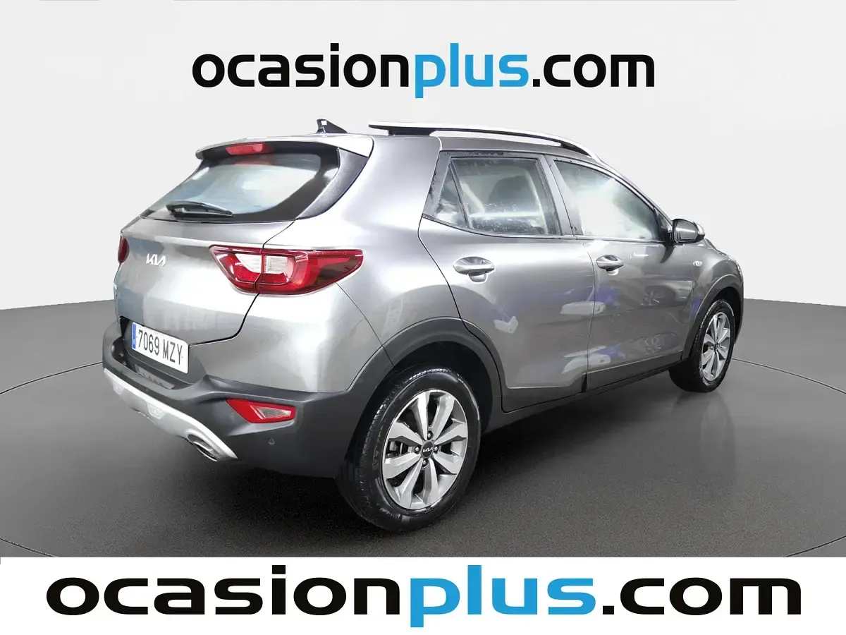 Usado Kia Stonic 101 CV (74 kW) 2025 Gris SUV