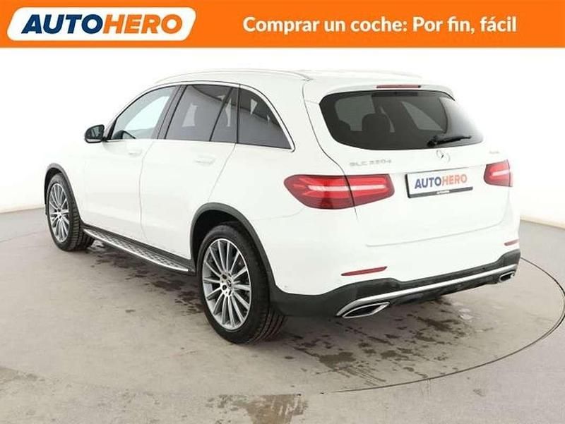 Usado Mercedes GLC220 AMG line 170 CV (125 kW) 2019 Blanco SUV