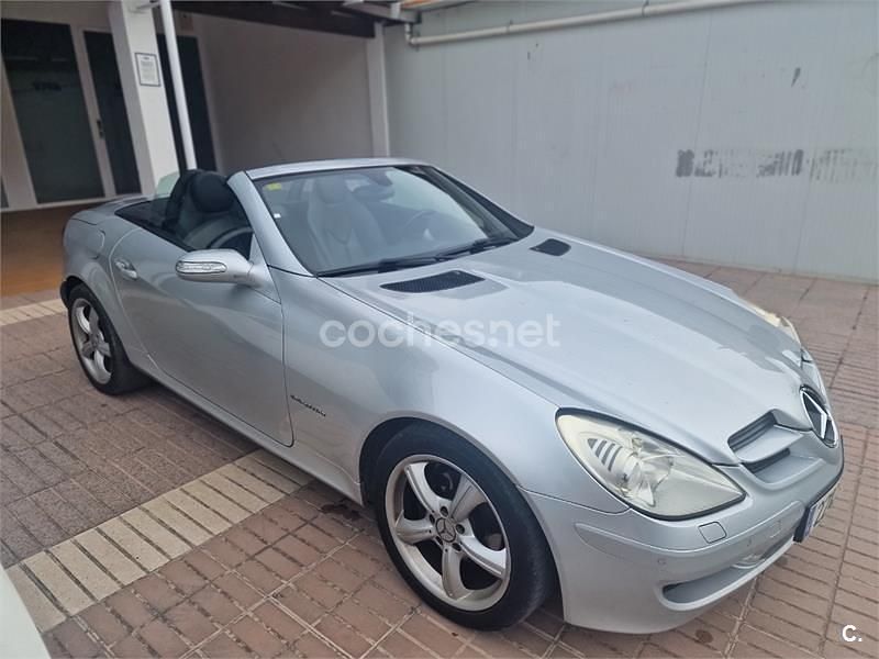 Usado Mercedes SLK200 163 CV (119 kW) 2007 Gris / plata Descapotable