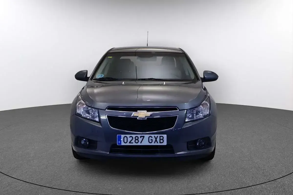 Usado Chevrolet Cruze LS 113 CV (83 kW) 2010 Gris Utilitario