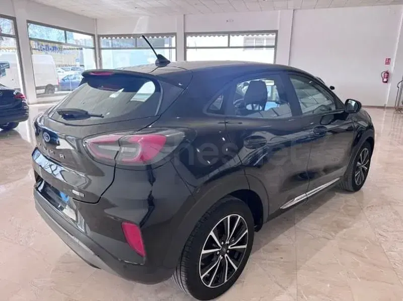 Usado Ford Puma Titanium 125 CV (91 kW) 2020 Negro SUV