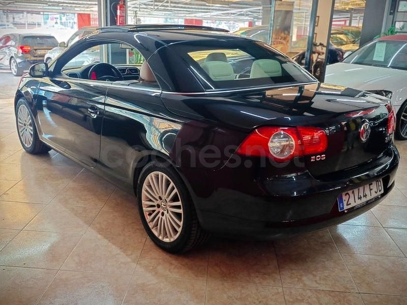 Usado VW Eos 150 CV (110 kW) 2007 Gris / plata Descapotable
