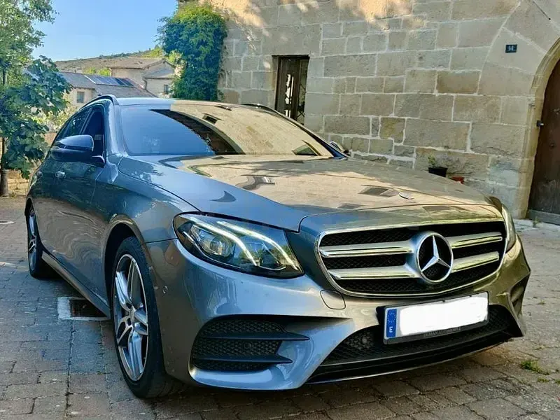 Usado Mercedes E350 258 CV (189 kW) 2017 Gris / plata Familiar