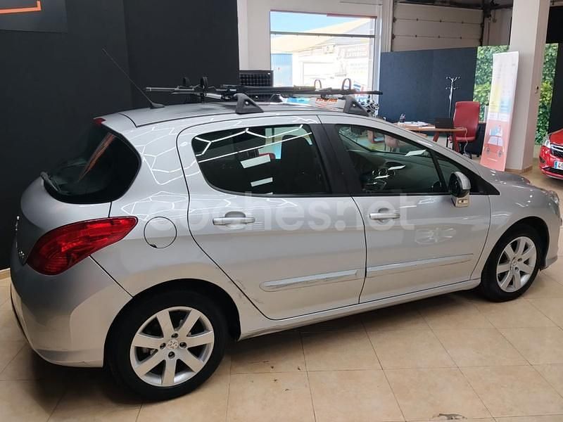 Usado Peugeot 308 Business-Line 110 CV (80 kW) 2010 Gris / plata Berlina