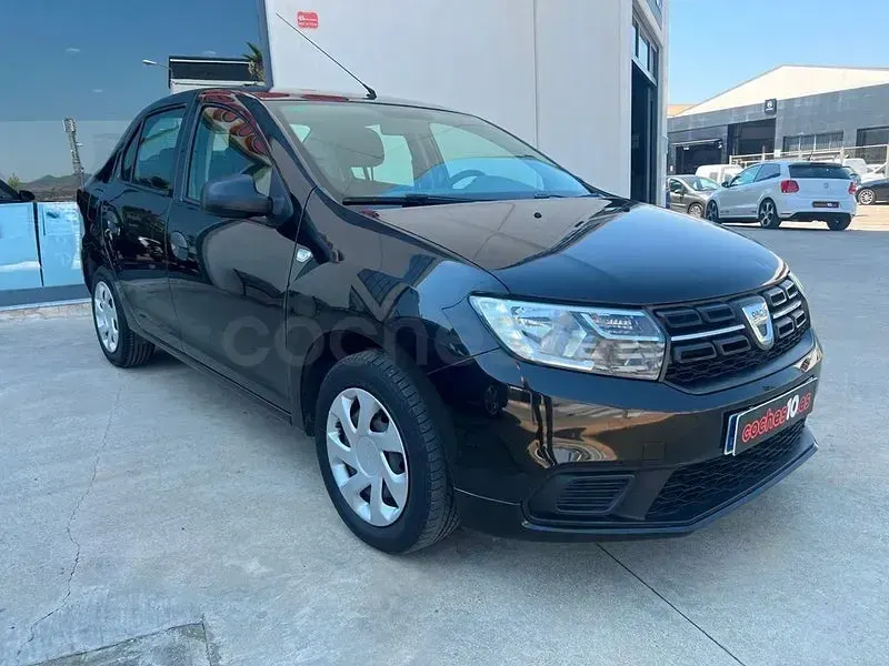 Usado Dacia Logan Essentiel 73 CV (53 kW) 2018 Negro Berlina