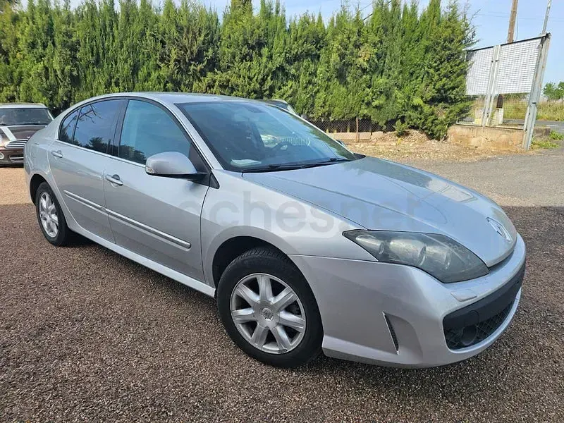 Begagnad Renault Laguna III 110 HK (80 kW) 2010 Grå Sedan