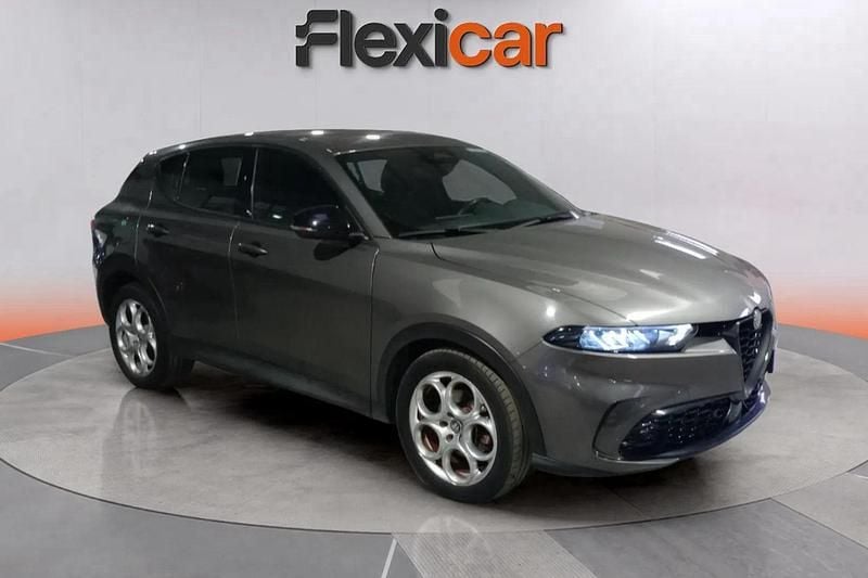 Gris Usado 2023 Alfa Romeo Tonale Sprint SUV | 21.790 € (Buen precio) - Imagen 1/4