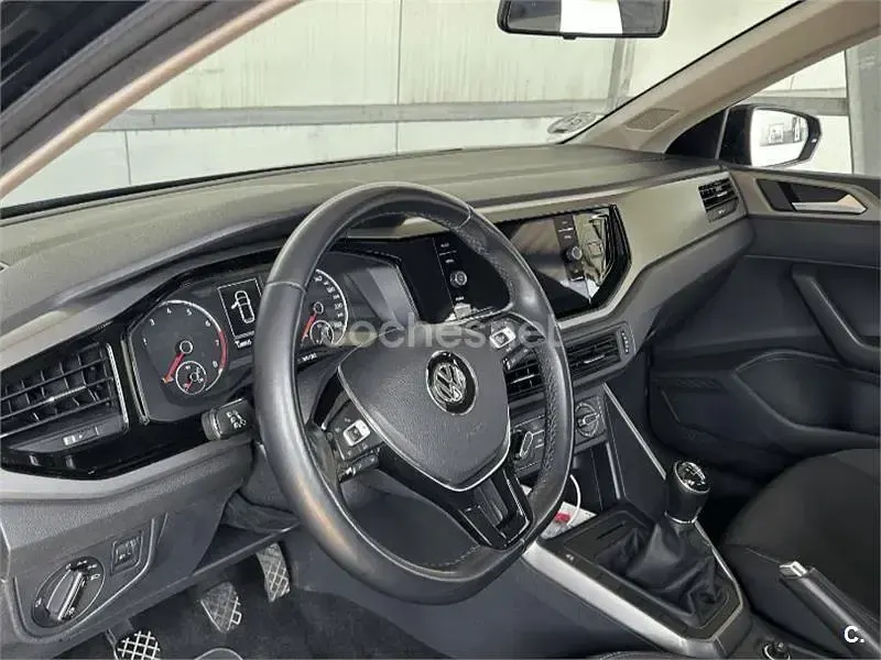 Usado VW Polo Advance 95 CV (69 kW) 2018 Negro Utilitario