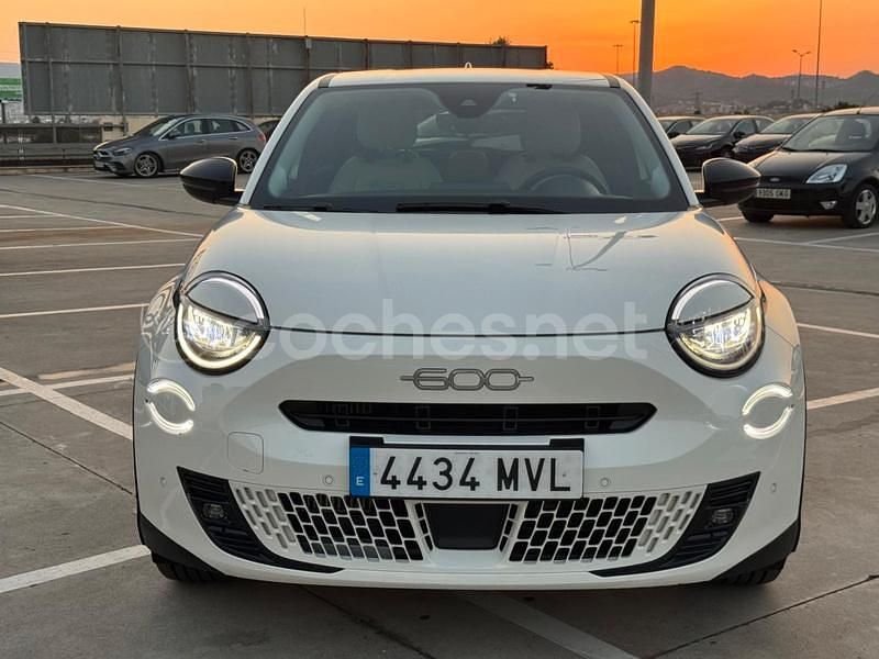 Usado Fiat 600 136 CV (100 kW) 2024 Blanco SUV