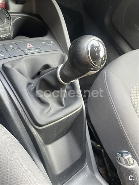 Usado Seat Ibiza SC 90 CV (66 kW) 2010 Rojo Utilitario